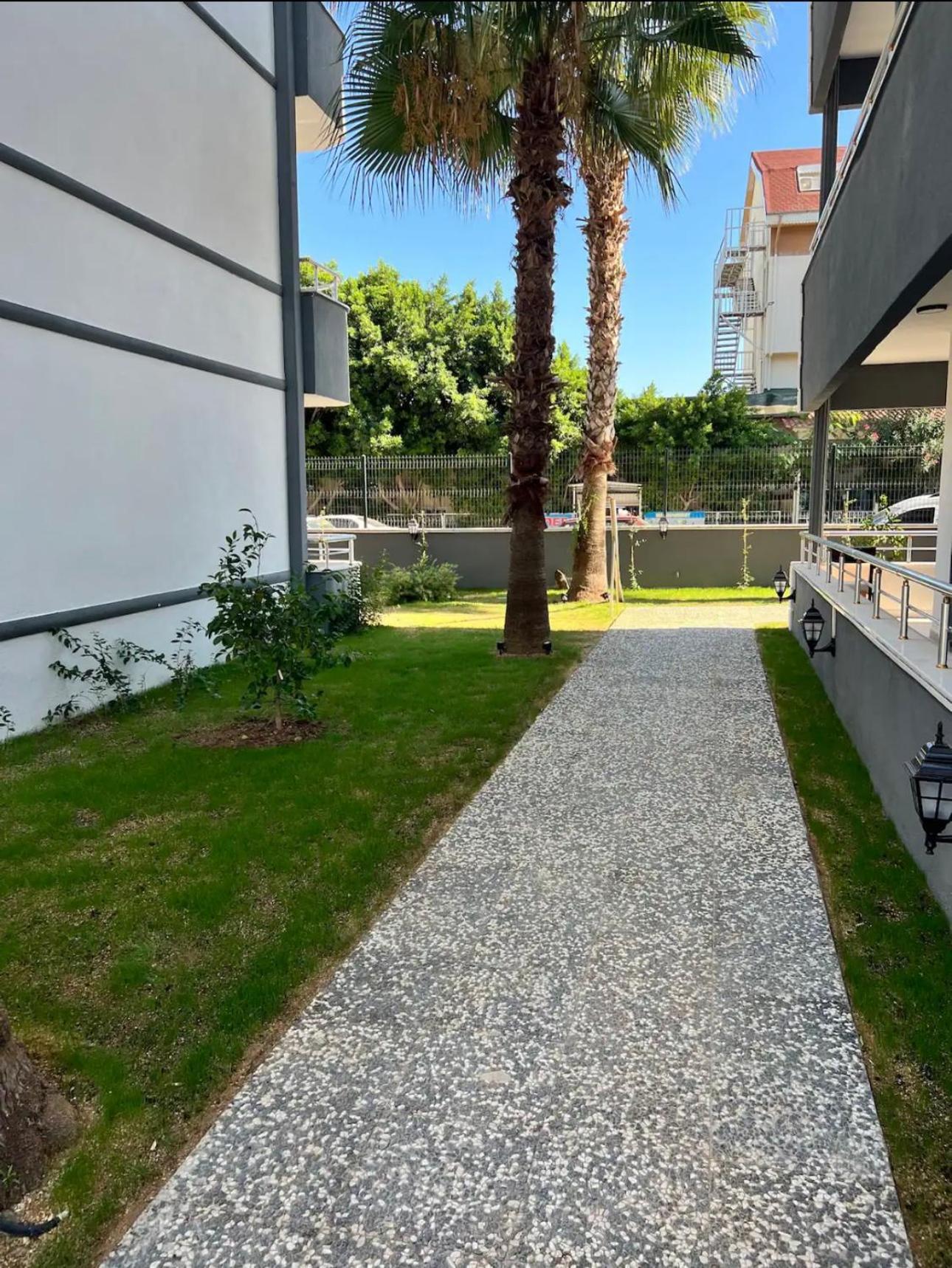 Blue House Apartment Side